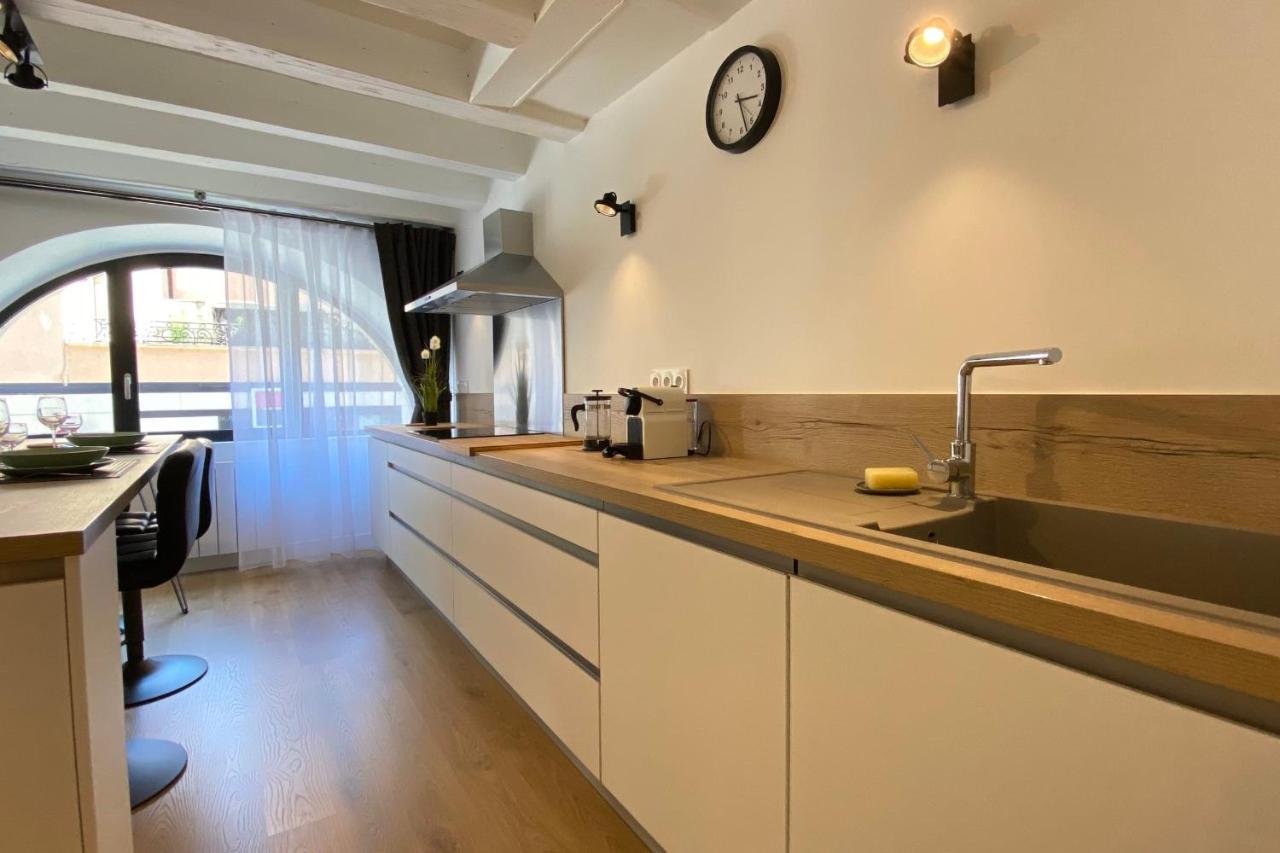 Le Royal 4 - Apartment For 4 People In The City Center Annecy Kültér fotó